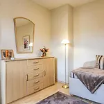 Prázdninový dům 3 Bedroom Cozy In *