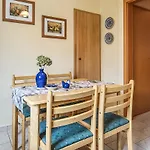3 Bedroom Cozy In Prázdninový dům