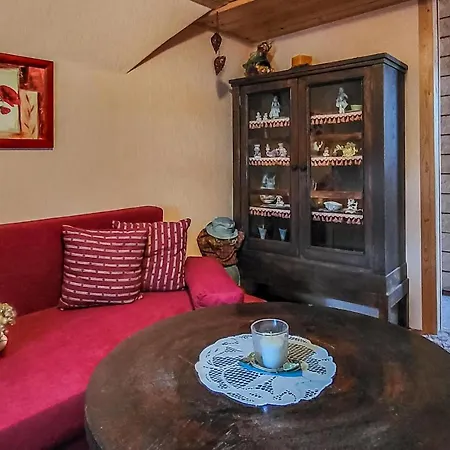 3 Bedroom Cozy In Prázdninový dům *