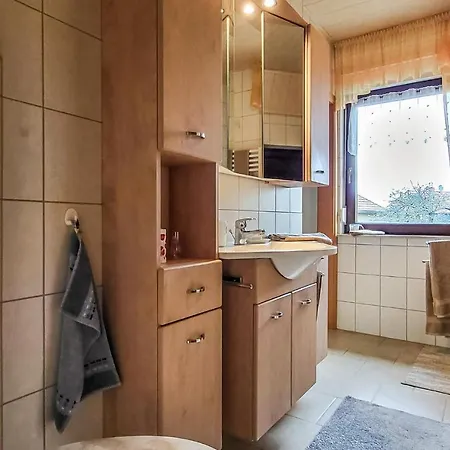 3 Bedroom Stunning In *